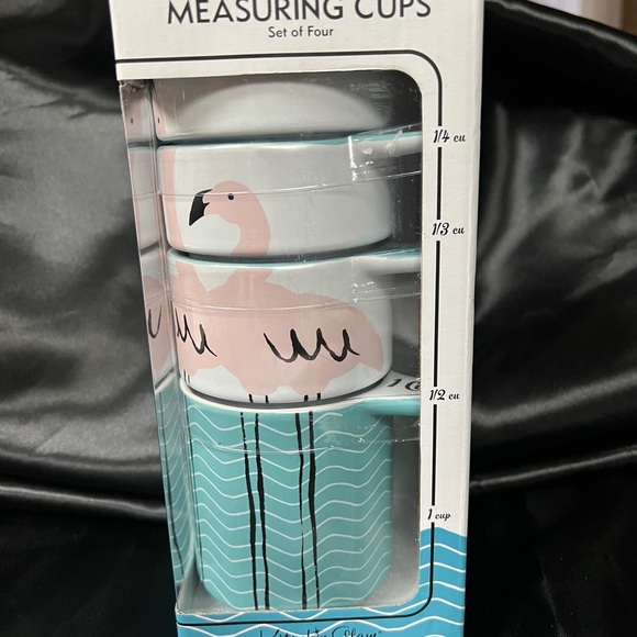 Kitsch n Glam Flamingo Measuring Cups - Picture 2 of 5